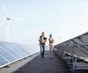 Dystrybucja falowników marki Deye przez Calma – klucz do sukcesu w instalacjach OZE